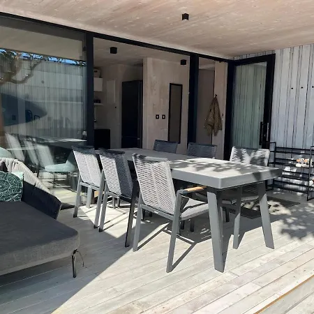 Mobile By The Sea With A Pool Apartament *