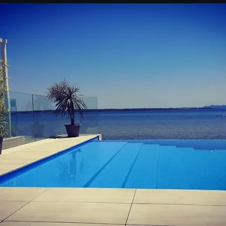Apartament Mobile By The Sea With A Pool Privlaka (Zadar)